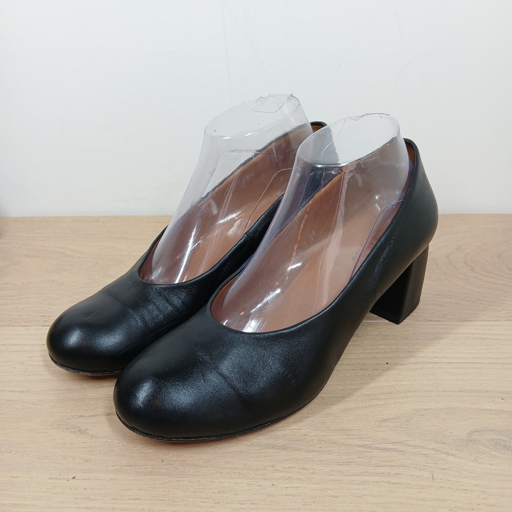 Audley London Pumps 8.5 EU 39 Black Leather Round Toe Mid Block Heel Classic